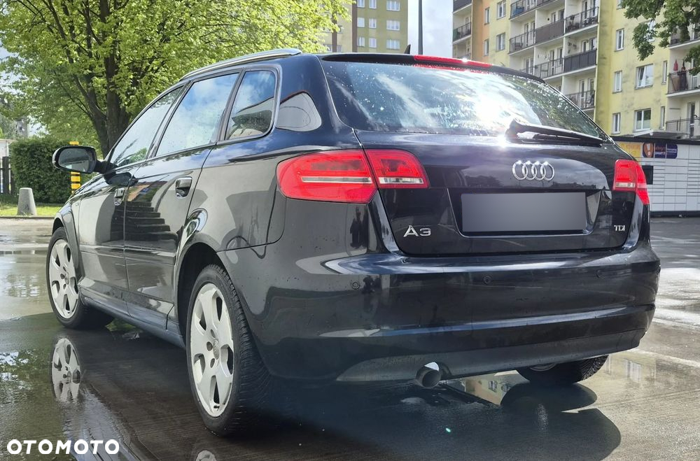 Audi A3 1.6 TDI DPF Ambiente - 2