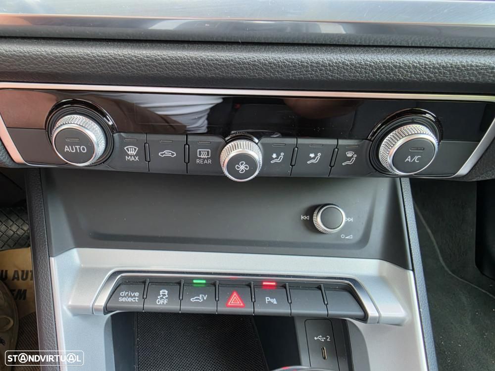 Audi Q3 45 TFSIe S tronic - 13