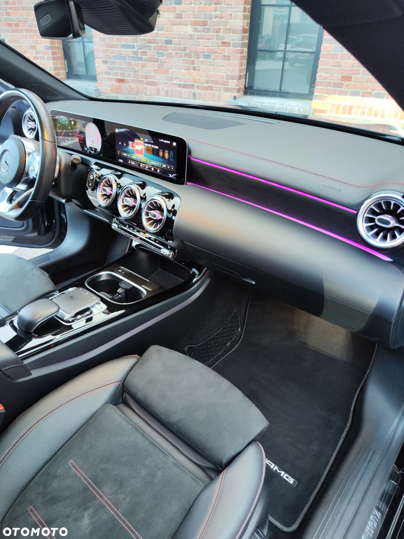 Mercedes-Benz CLA 250 4-Matic AMG Line 7G-DCT - 11