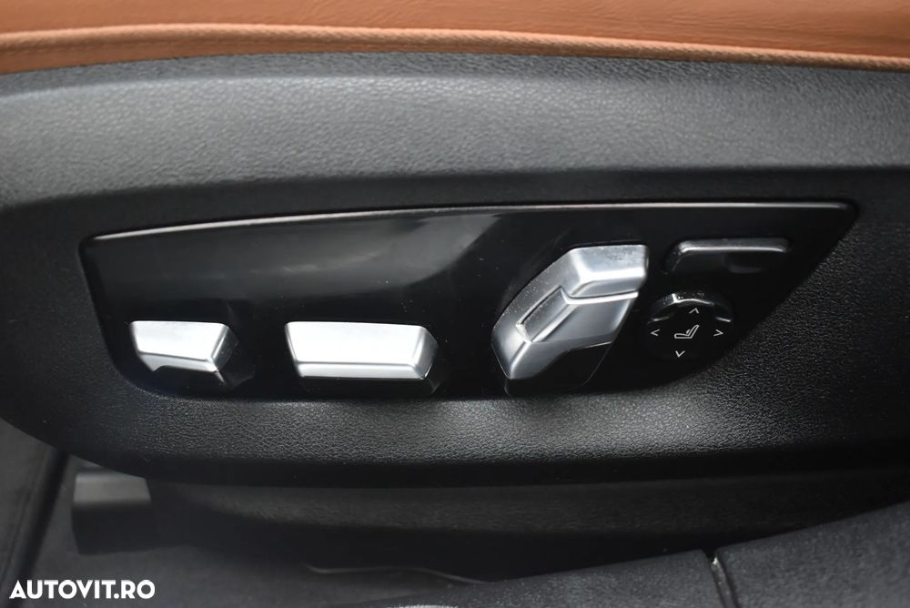 BMW Seria 7 730d xDrive MHEV - 19