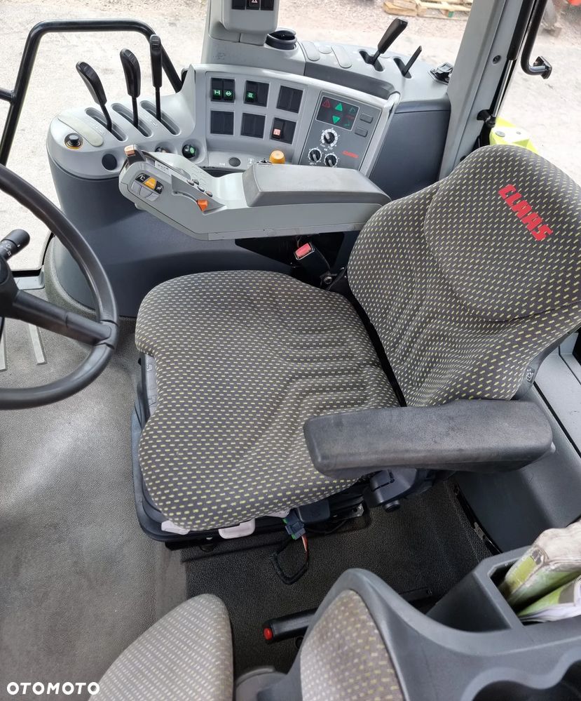 Claas Arion 640 CIS - 10