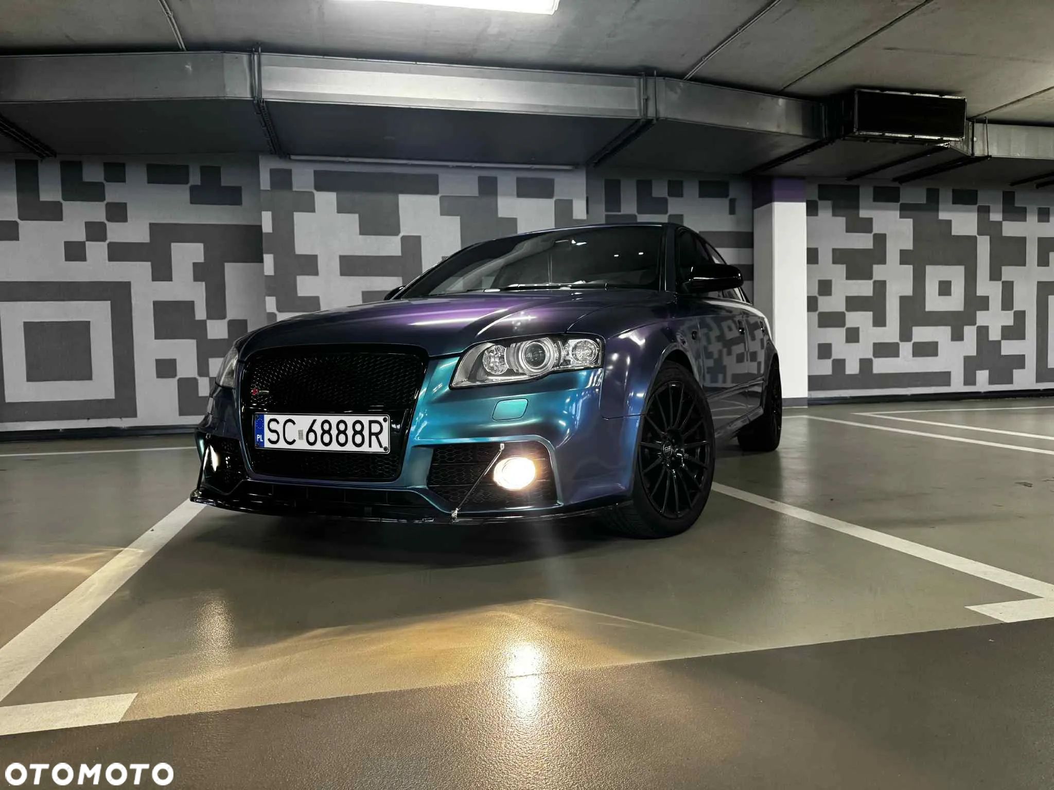 Audi A4 2.0T FSI Quattro - 1