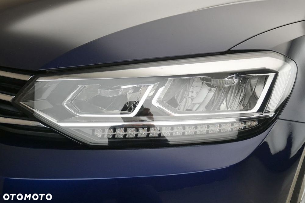 Volkswagen Touran - 13