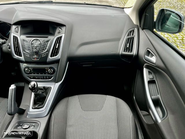 Ford Focus 1.0 EcoBoost S&S Titanium - 6