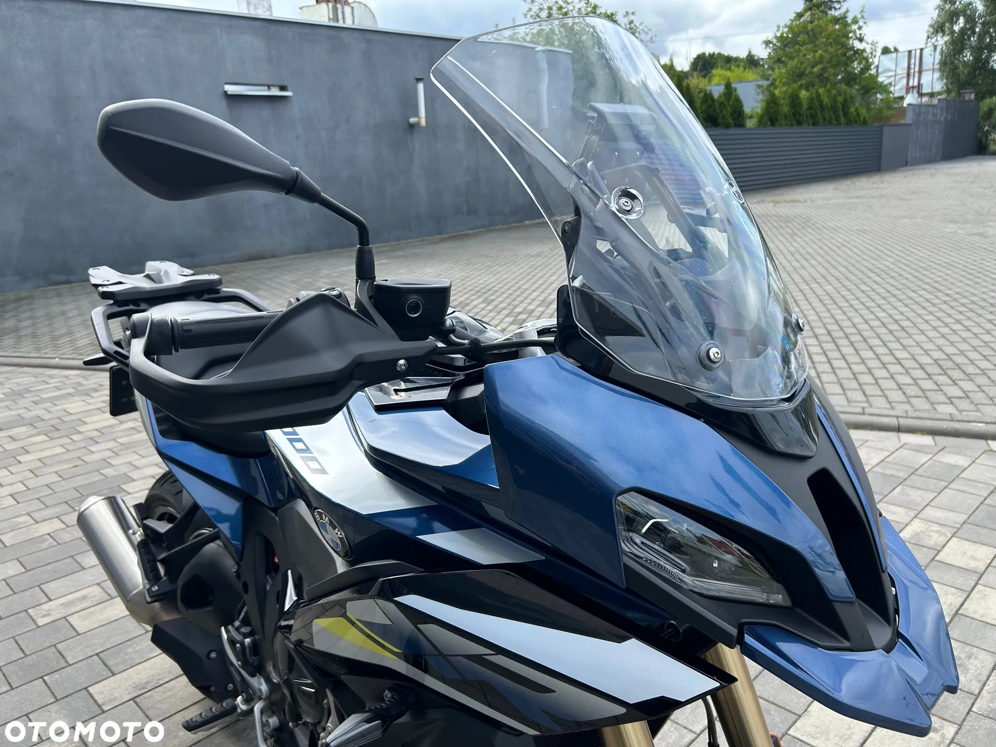 BMW XR - 10