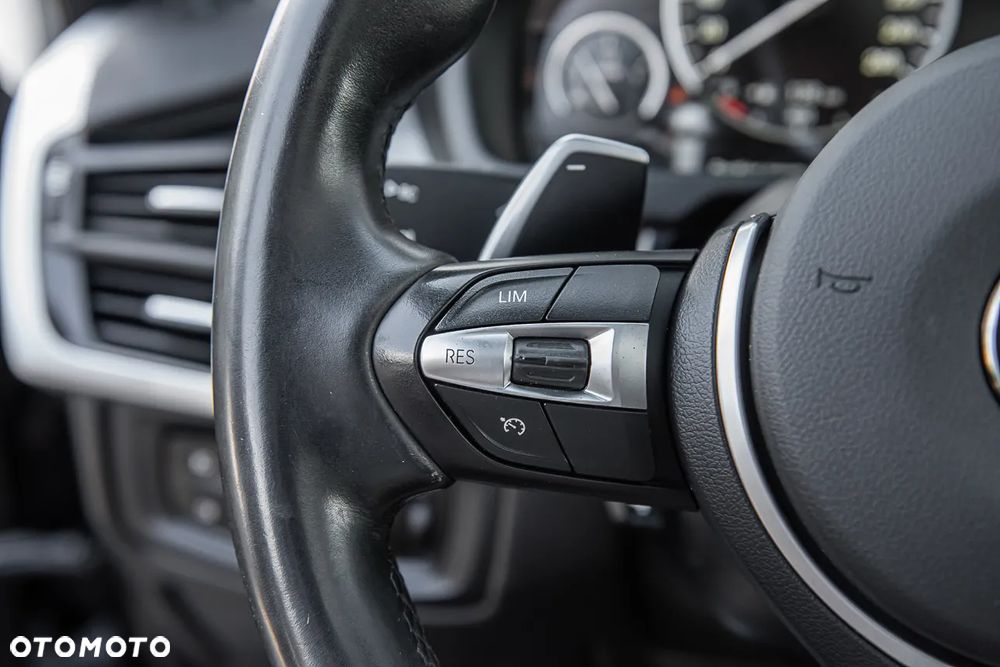 BMW X5 M M50d Sport-Aut - 16