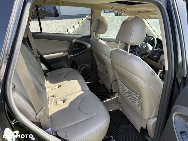 Toyota RAV4 - 22