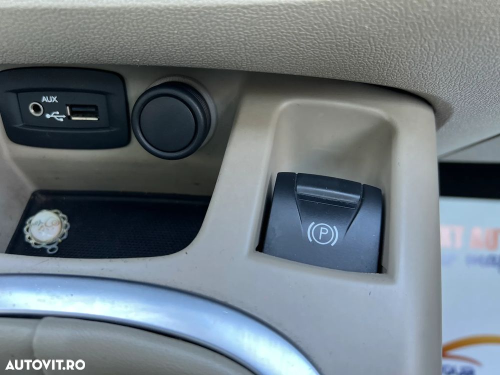 Renault Grand Scenic - 12