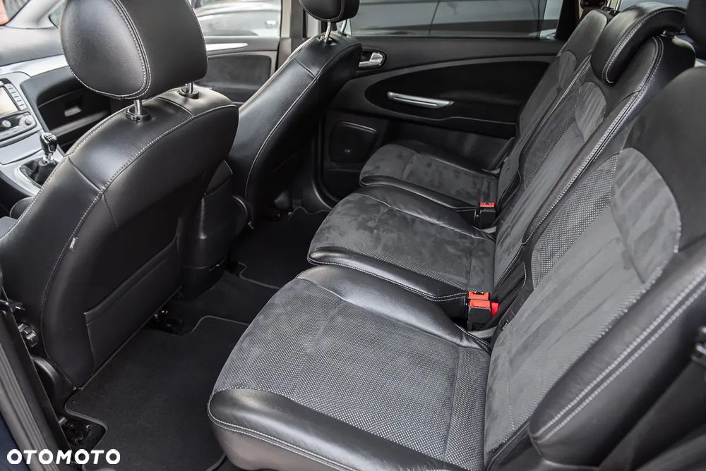 Ford S-Max 2.5 Titanium - 26