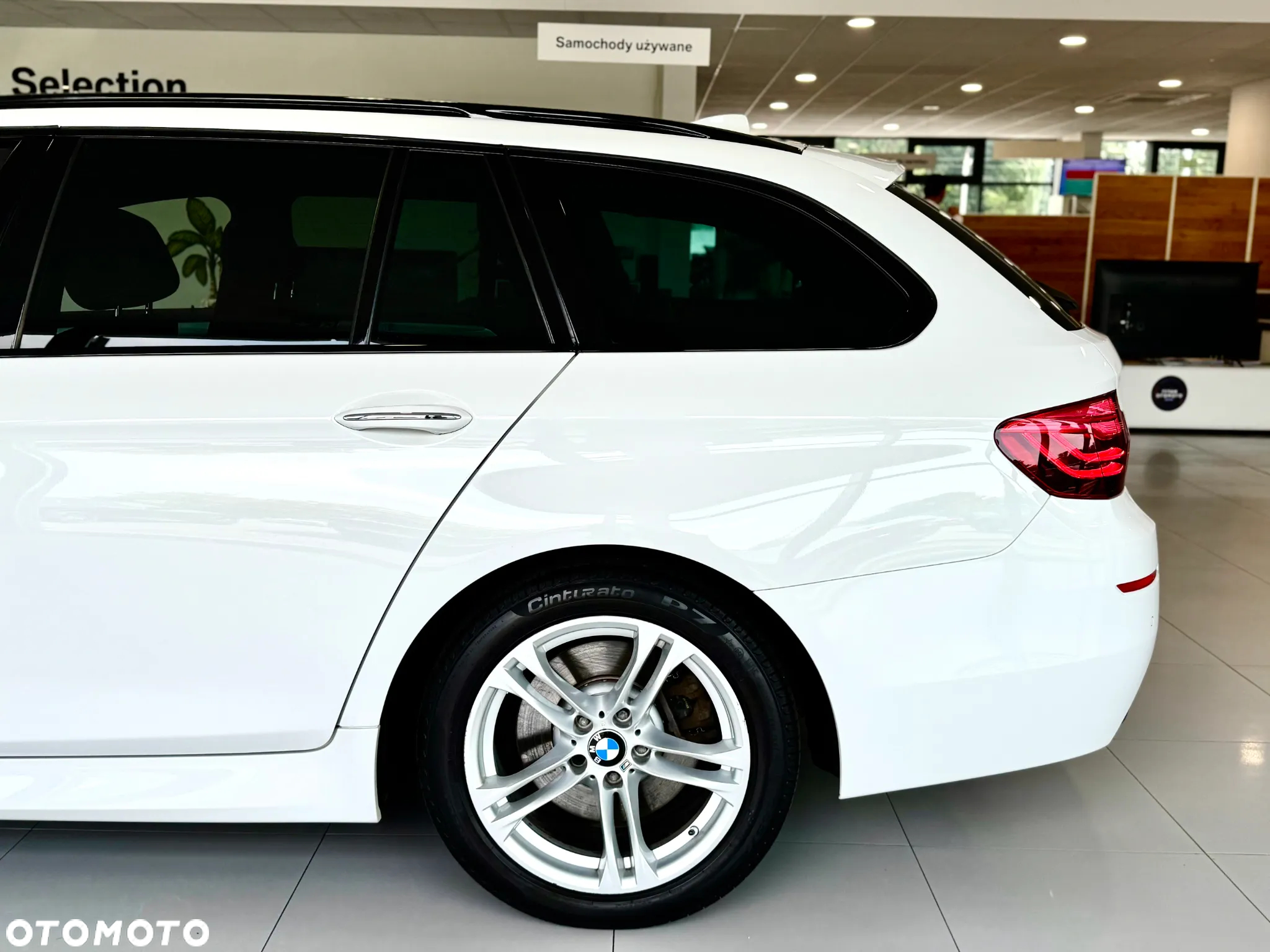 BMW Seria 5 530d xDrive Touring Sport-Aut - 17