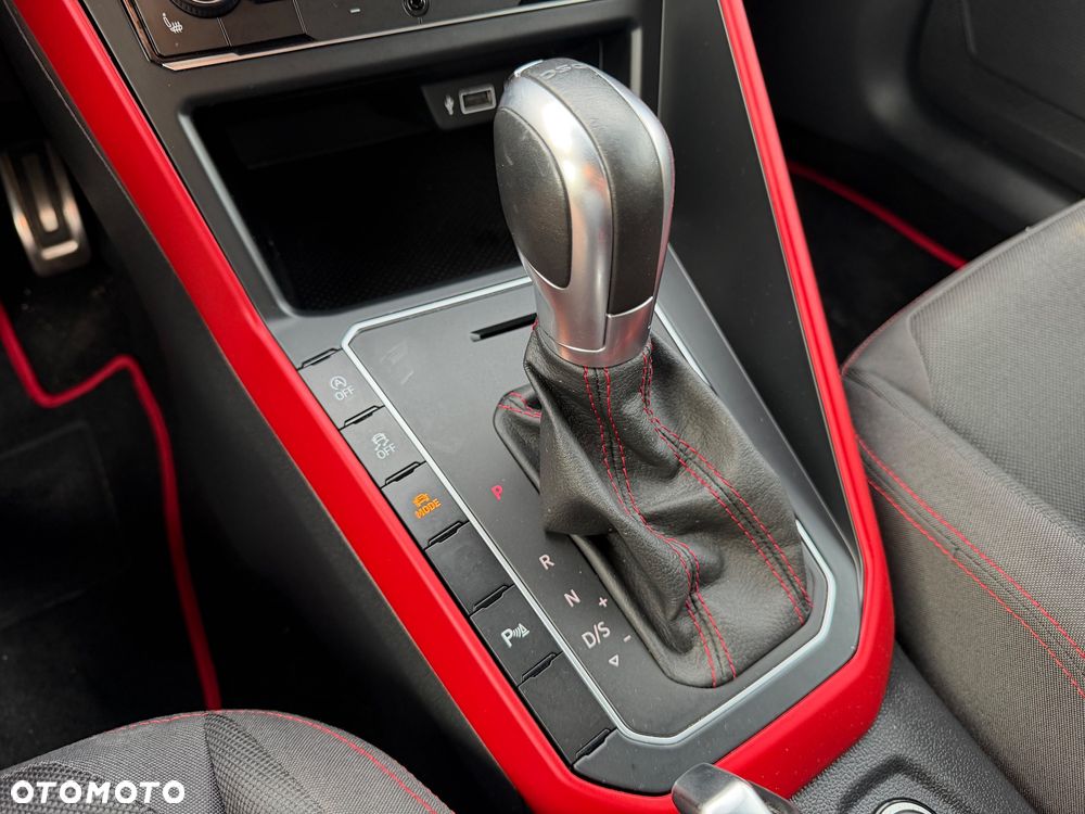Volkswagen Polo 2.0 TSI DSG GTI - 29