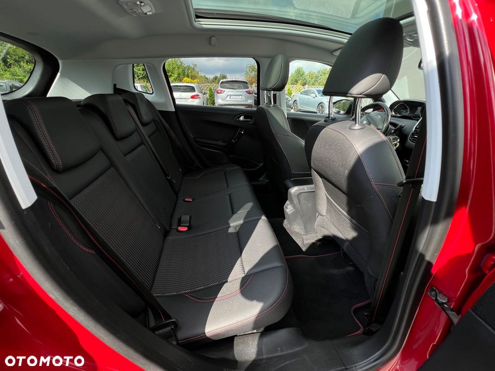 Peugeot 2008 PureTech 110 Stop&Start GT-Line Edition - 31