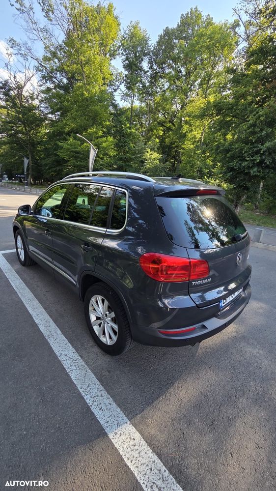 Volkswagen Tiguan 2.0 TDI 4Motion DSG Sport & Style - 4