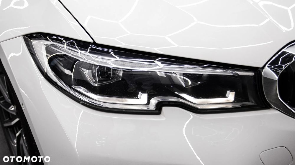 BMW Seria 3 320i Sport Line - 11