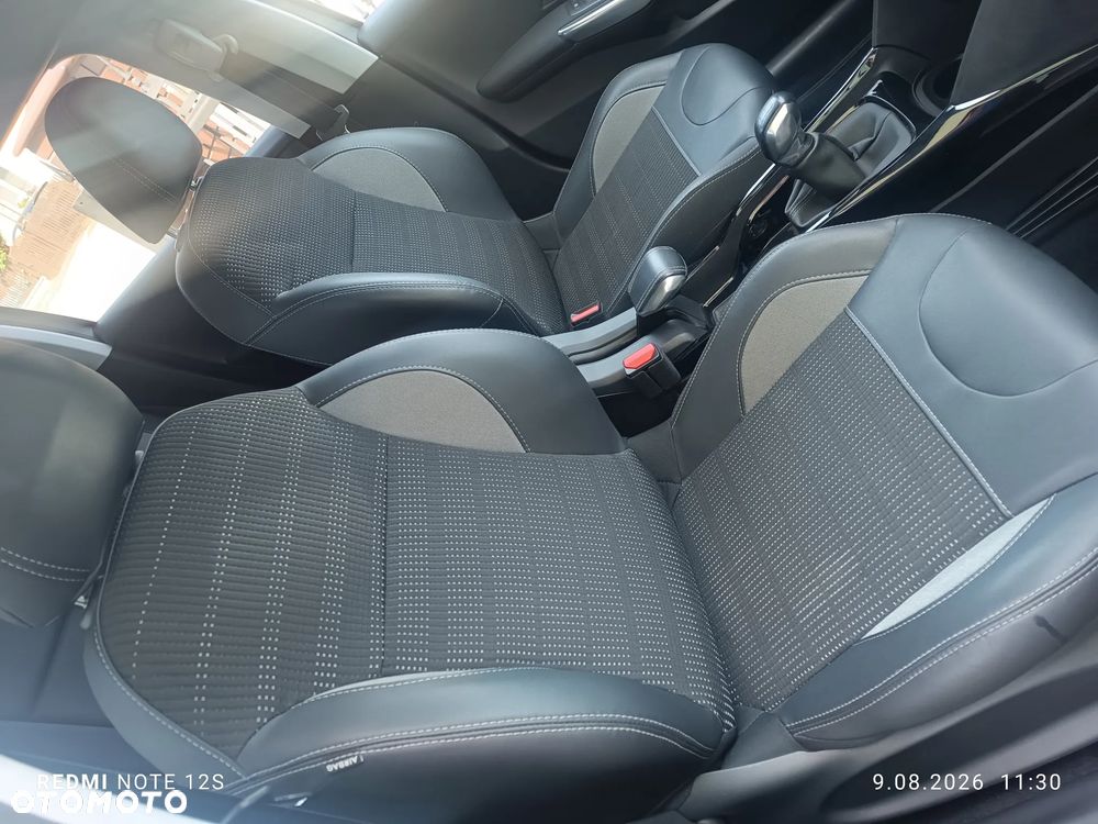Peugeot 2008 1.5 BlueHDi Allure S&S - 29