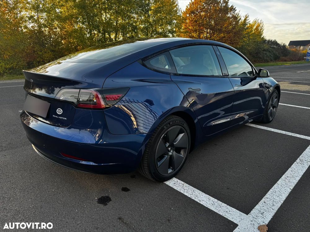 Tesla Model 3 - 7