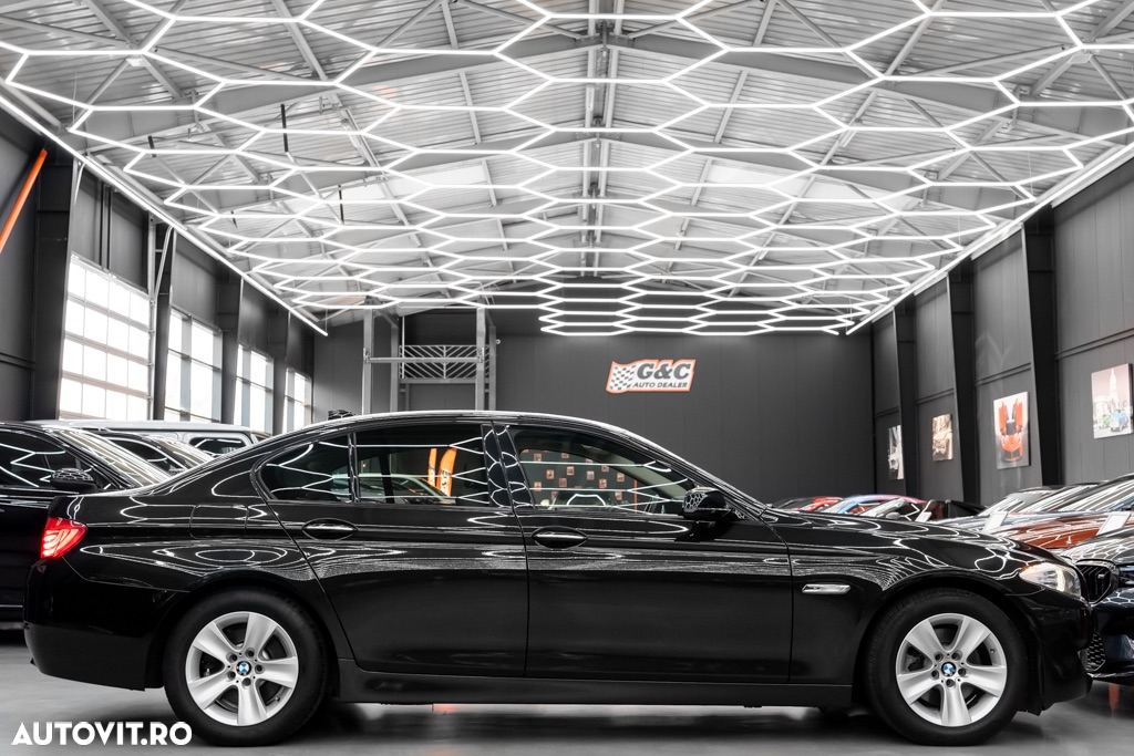 BMW Seria 5 520d Aut. - 27