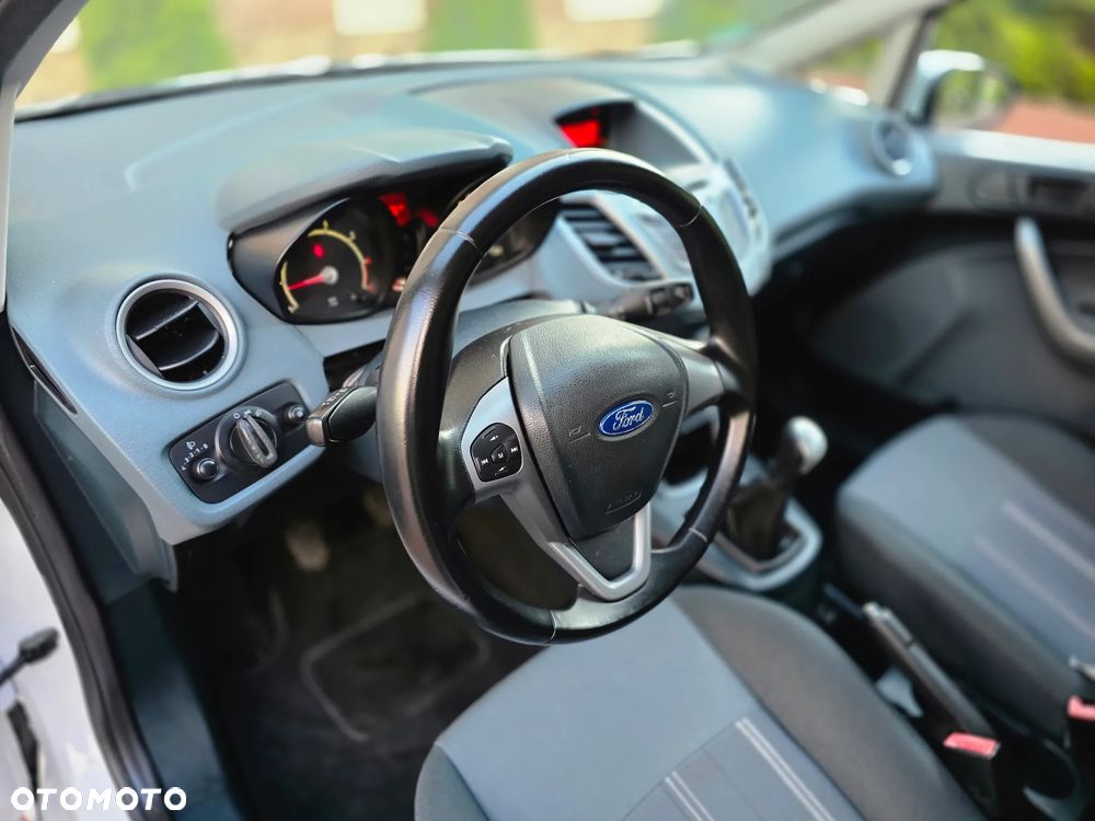 Ford Fiesta 1.25 Ambiente - 27