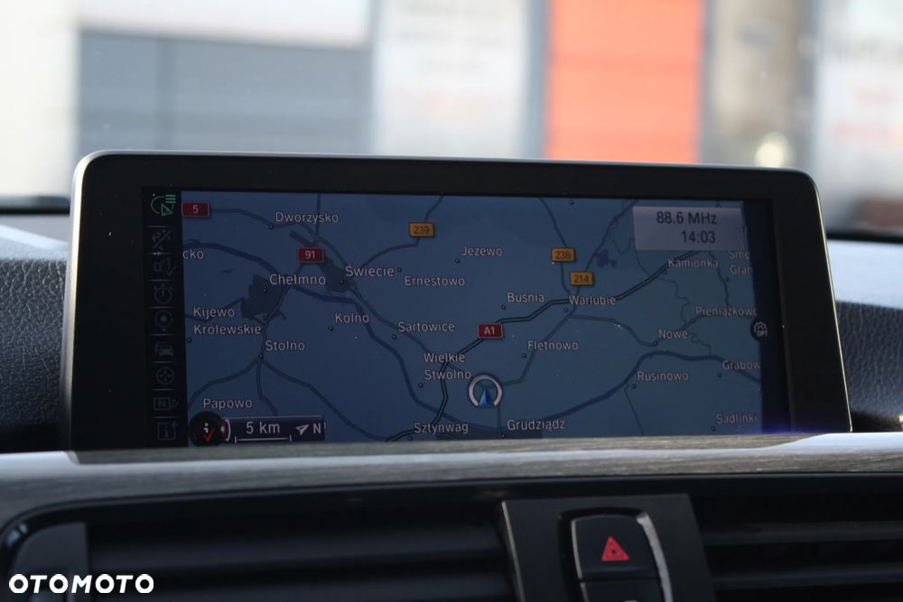 BMW Seria 3 328i Sport-Aut Luxury Line - 25