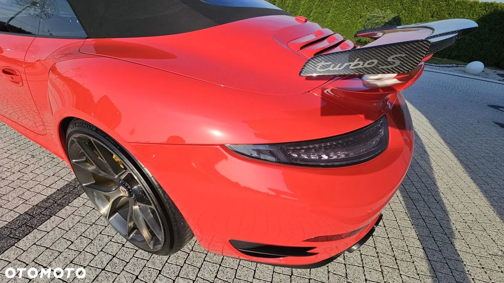 Porsche 911 Turbo S - 16