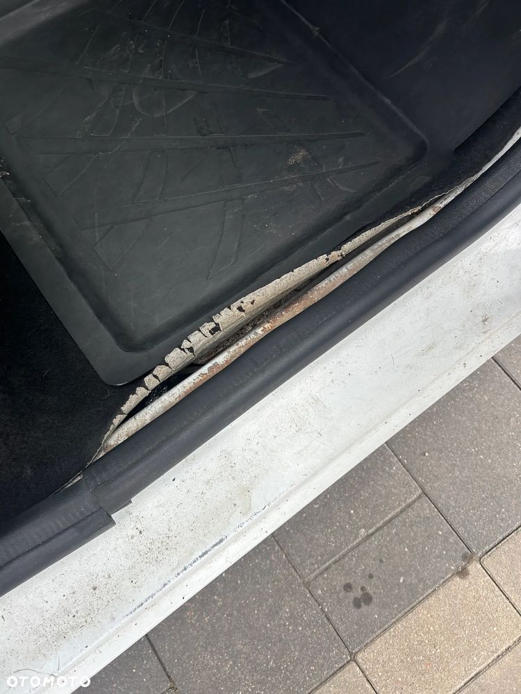 Dacia Lodgy 1.6 SCe Ambiance S&S - 21