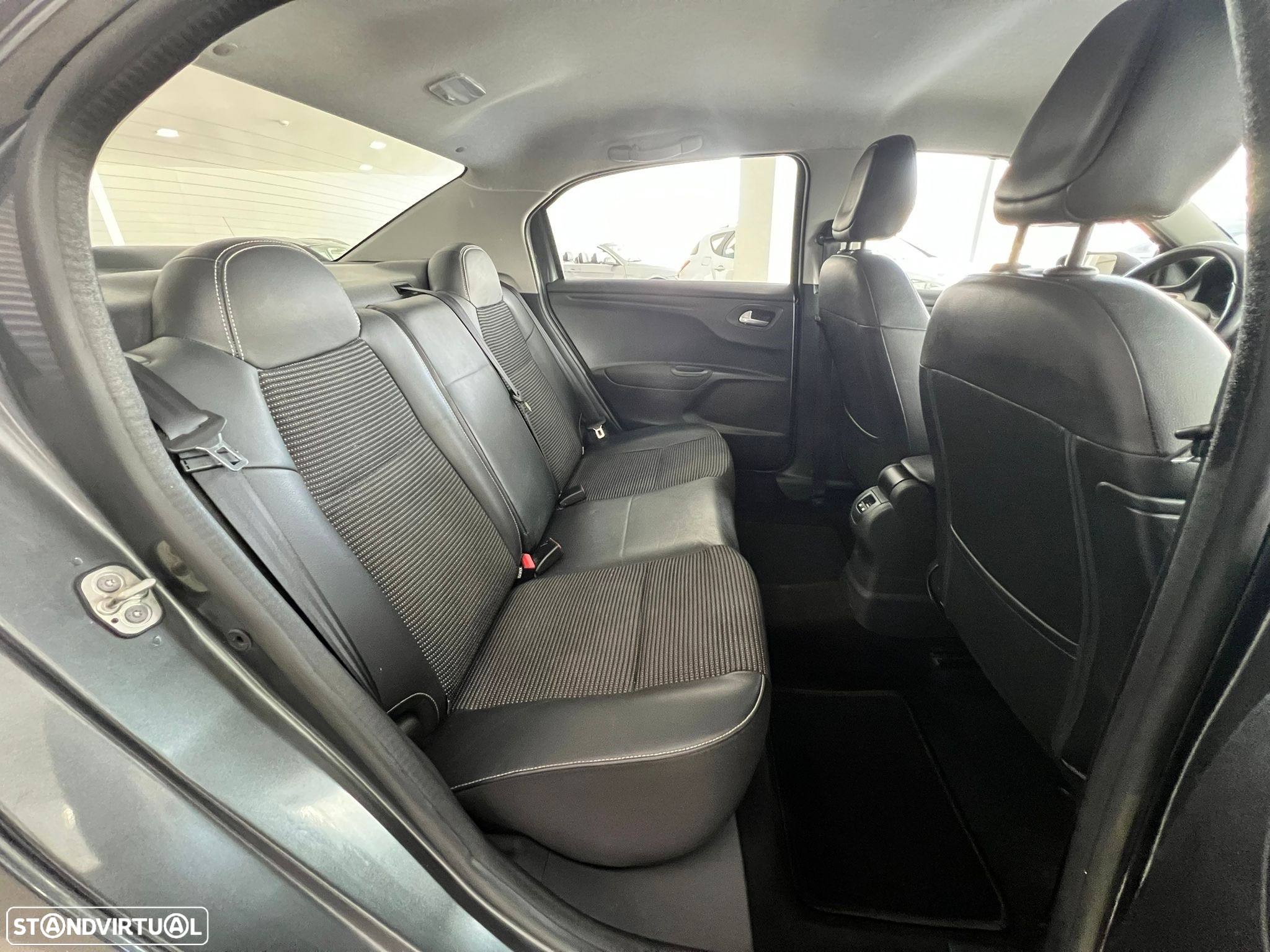 Citroën C-Elysée 1.2 VTi Exclusive - 11