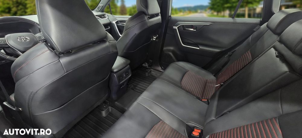 Toyota RAV4 - 8