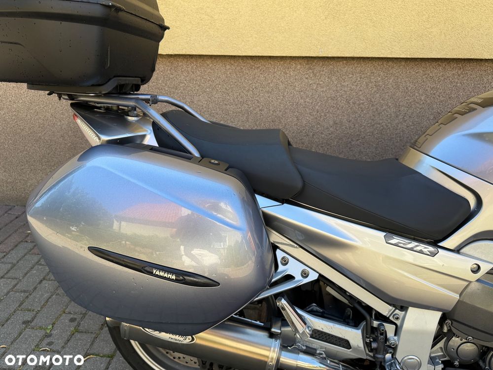 Yamaha FJR - 24