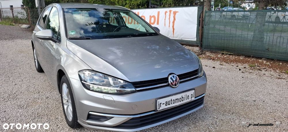 Volkswagen Golf - 10