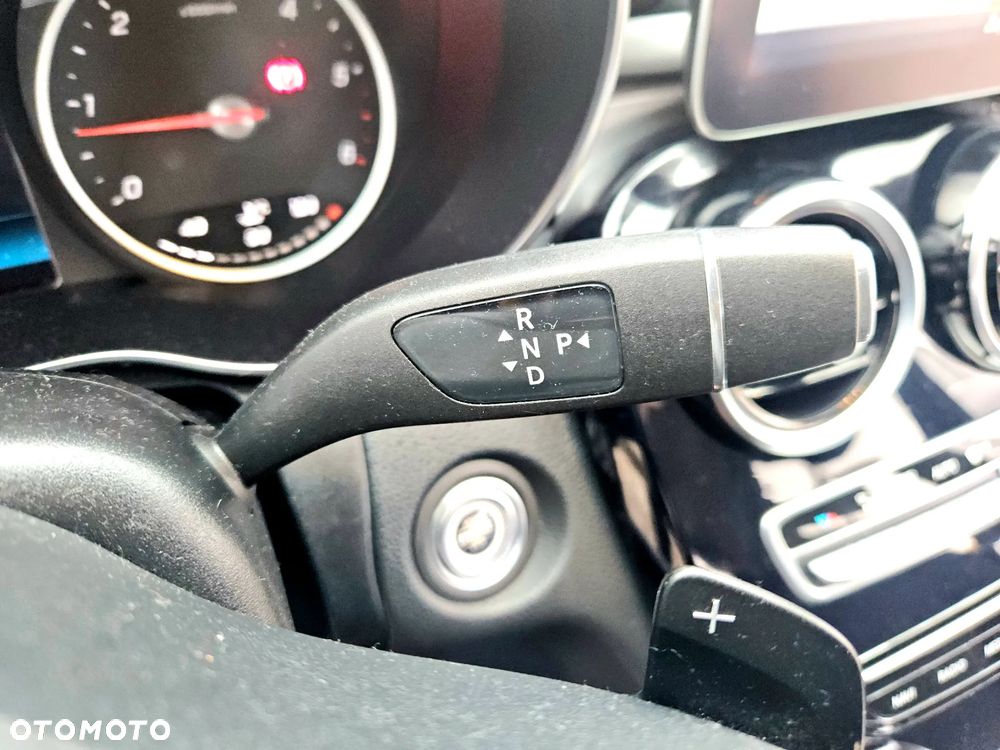 Mercedes-Benz Klasa C 220 d 4Matic T 9G-TRONIC - 33