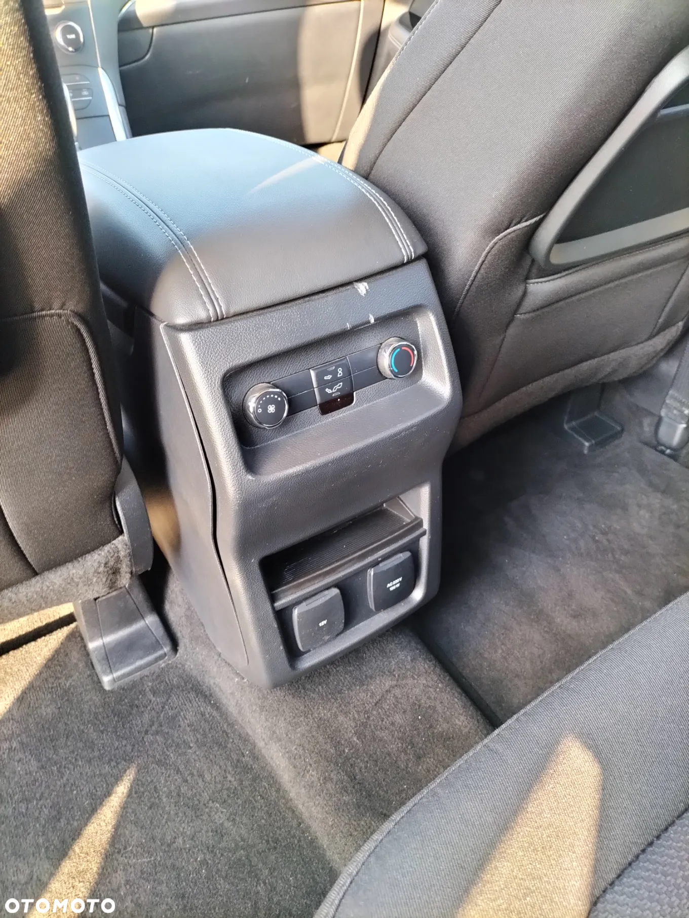 Ford Galaxy - 11