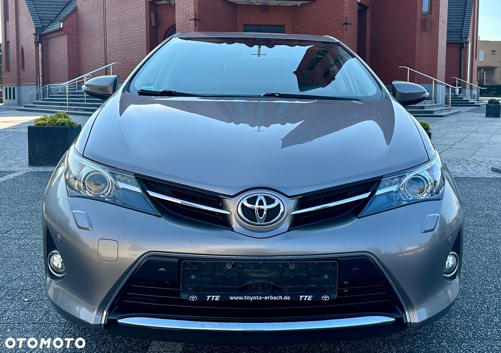 Toyota Auris 1.6 Prestige - 1