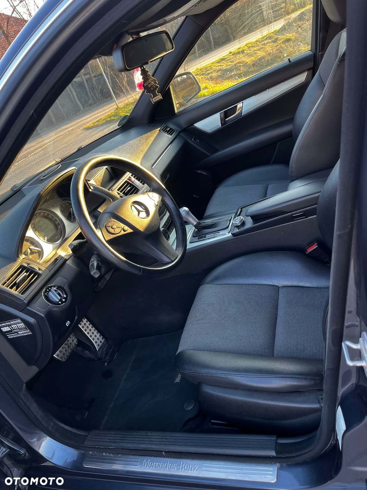 Mercedes-Benz Klasa C 280 4Matic Automatik Avantgarde Sport Edition - 17