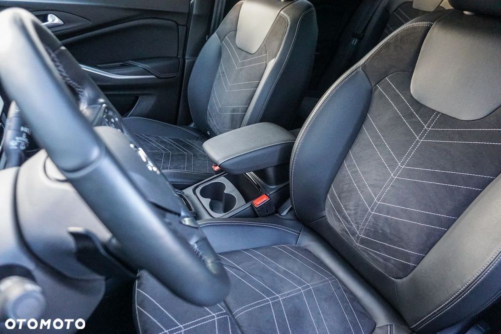 Opel Grandland 1.2 T GS Light S&S - 12