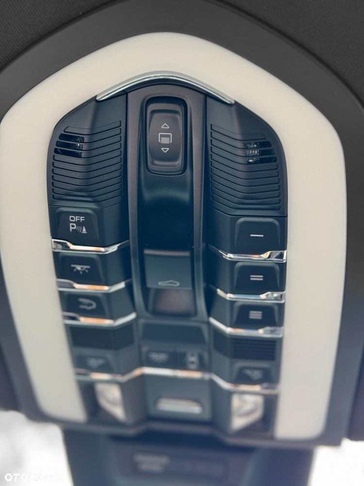 Porsche Macan S - 22