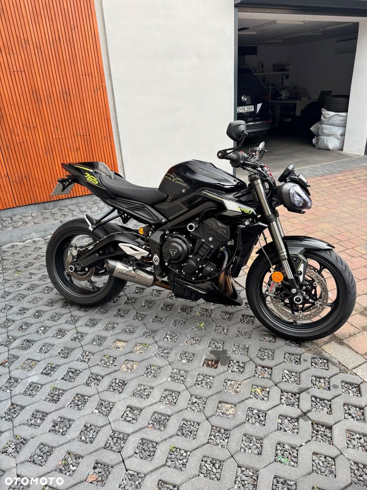 Triumph Street Triple - 1