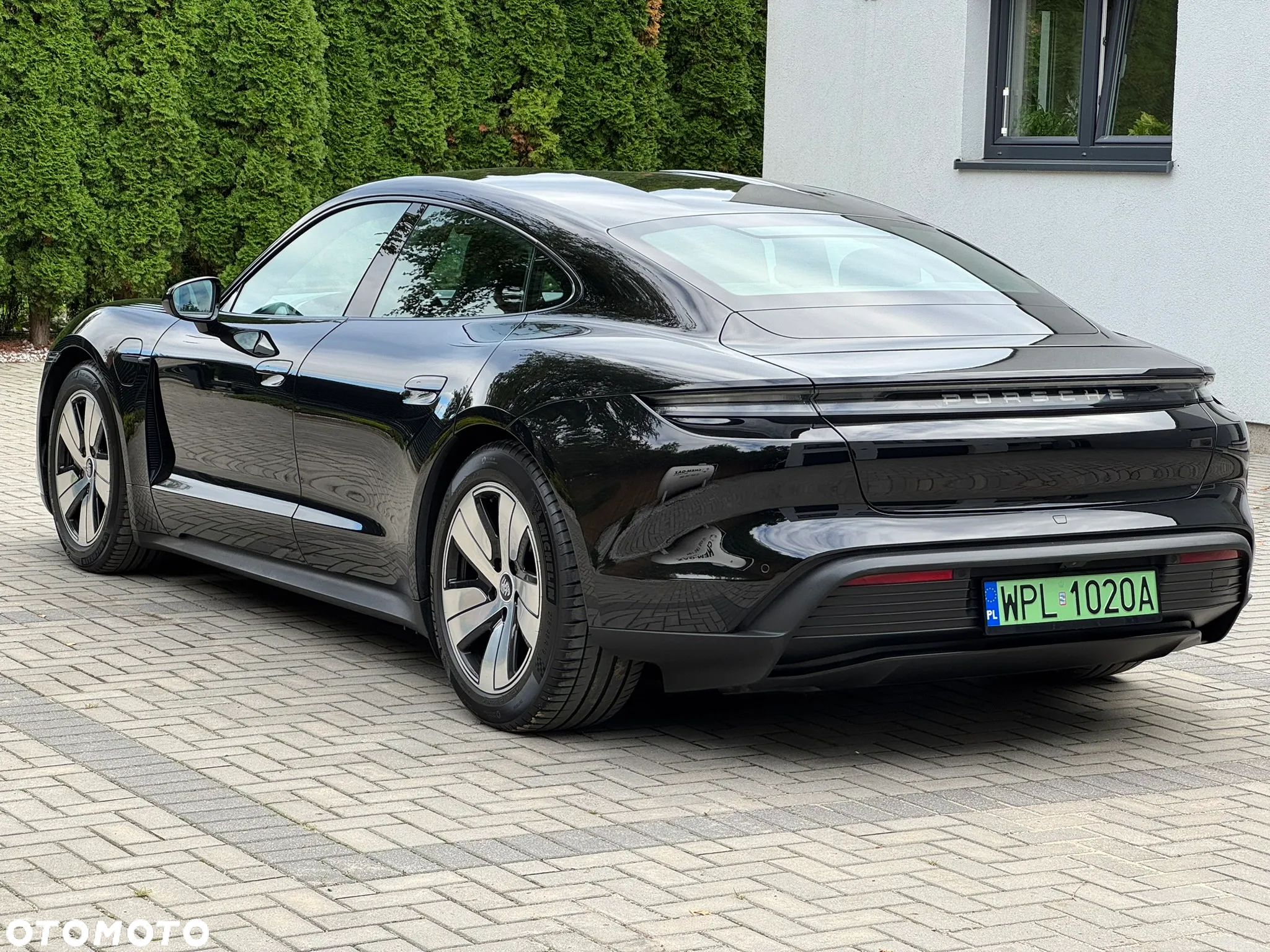 Porsche Taycan - 8