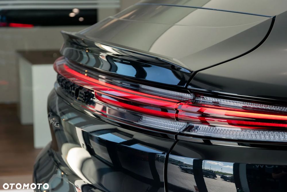 Porsche Cayenne E-Hybrid PHEV Black Edition - 11