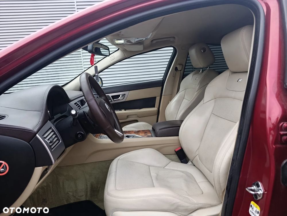 Jaguar XF 4.2 SV8 - 24