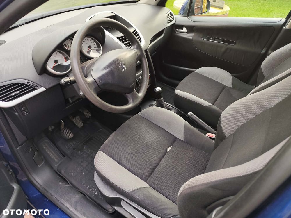 Peugeot 207 - 11