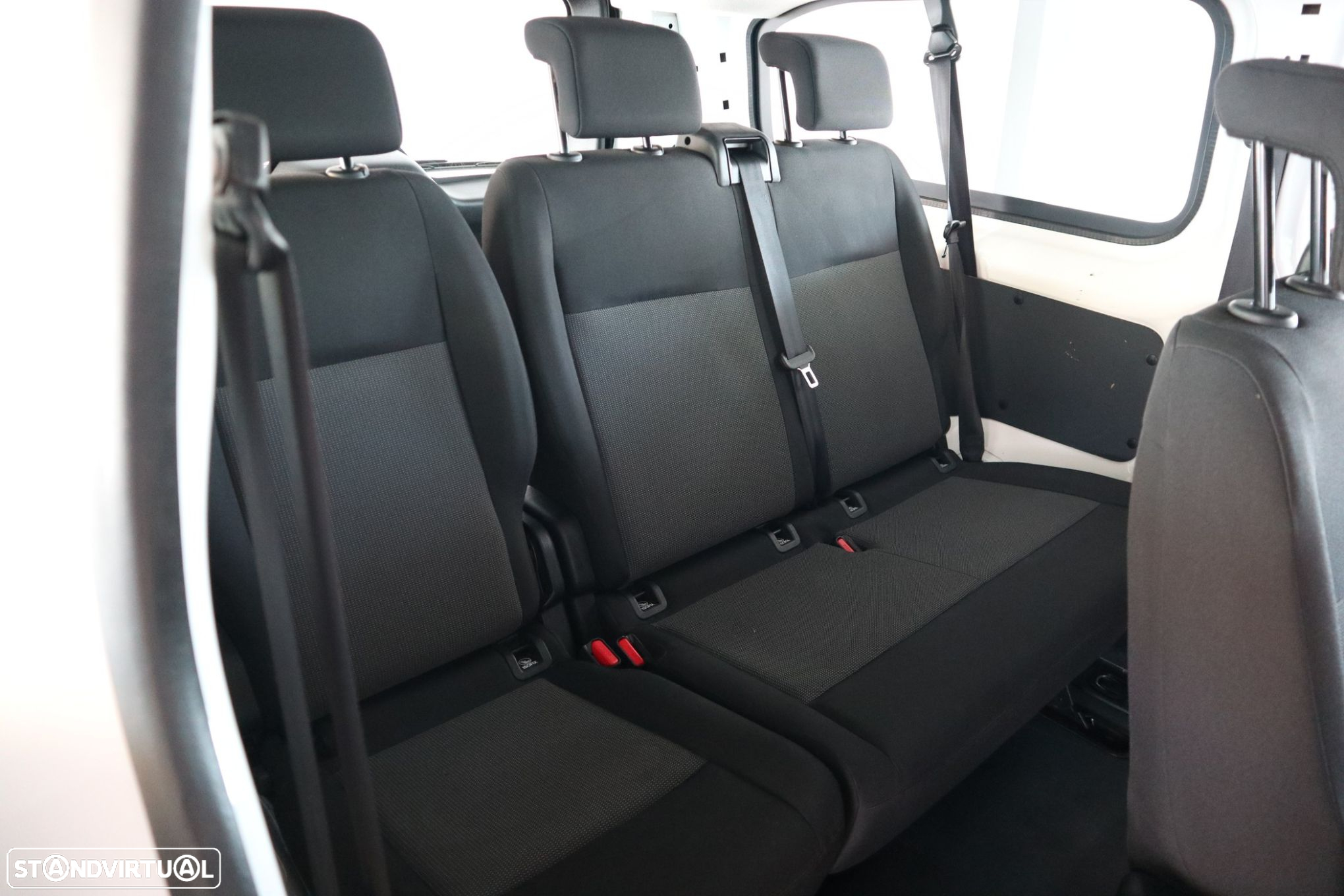 Opel Vivaro 1.5 CDTi L3H1 Essentia - 12