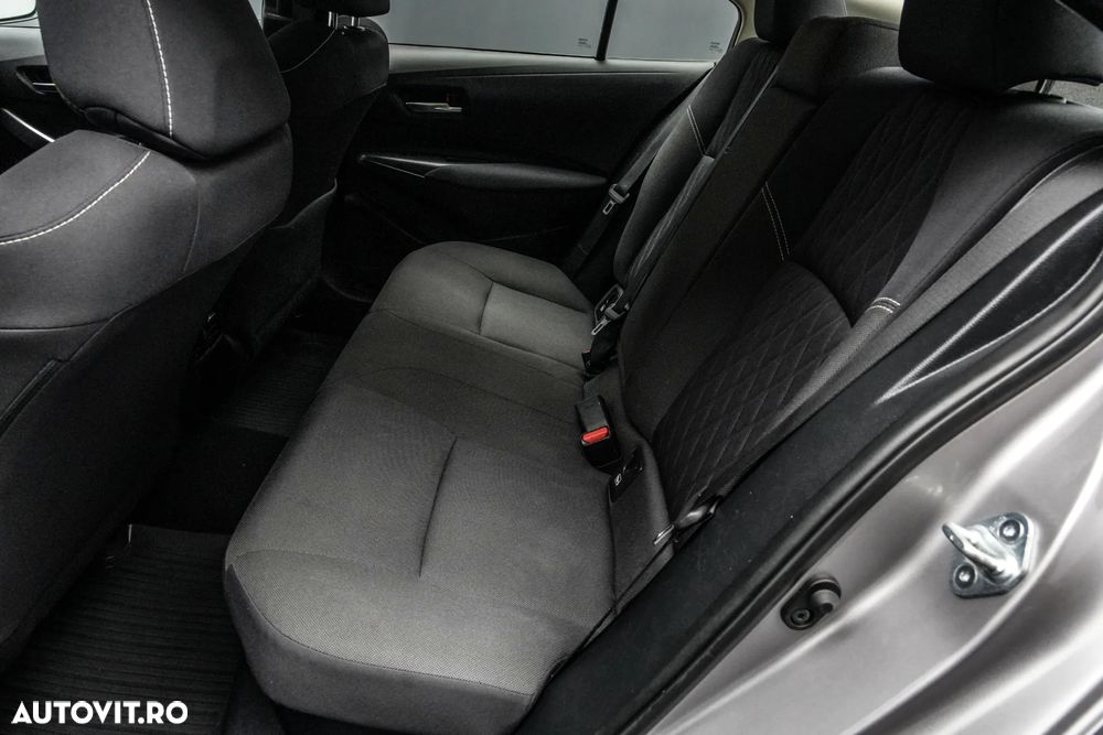 Toyota Corolla Sedan 1.8 HSD Dynamic - 15