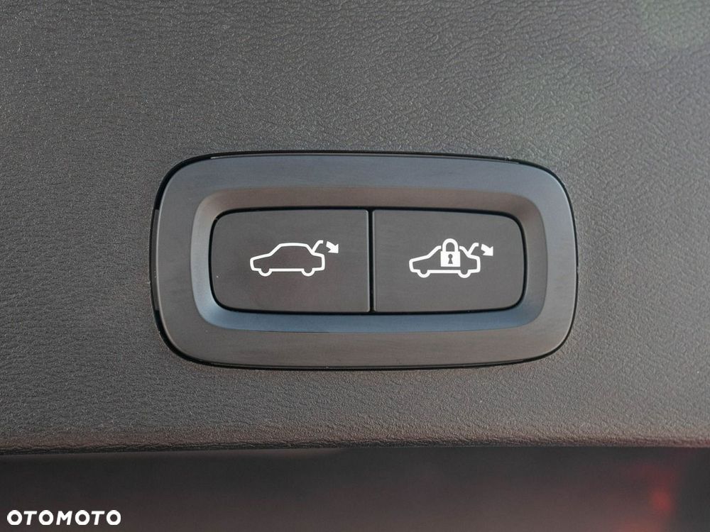Volvo XC 40 B3 Core - 29