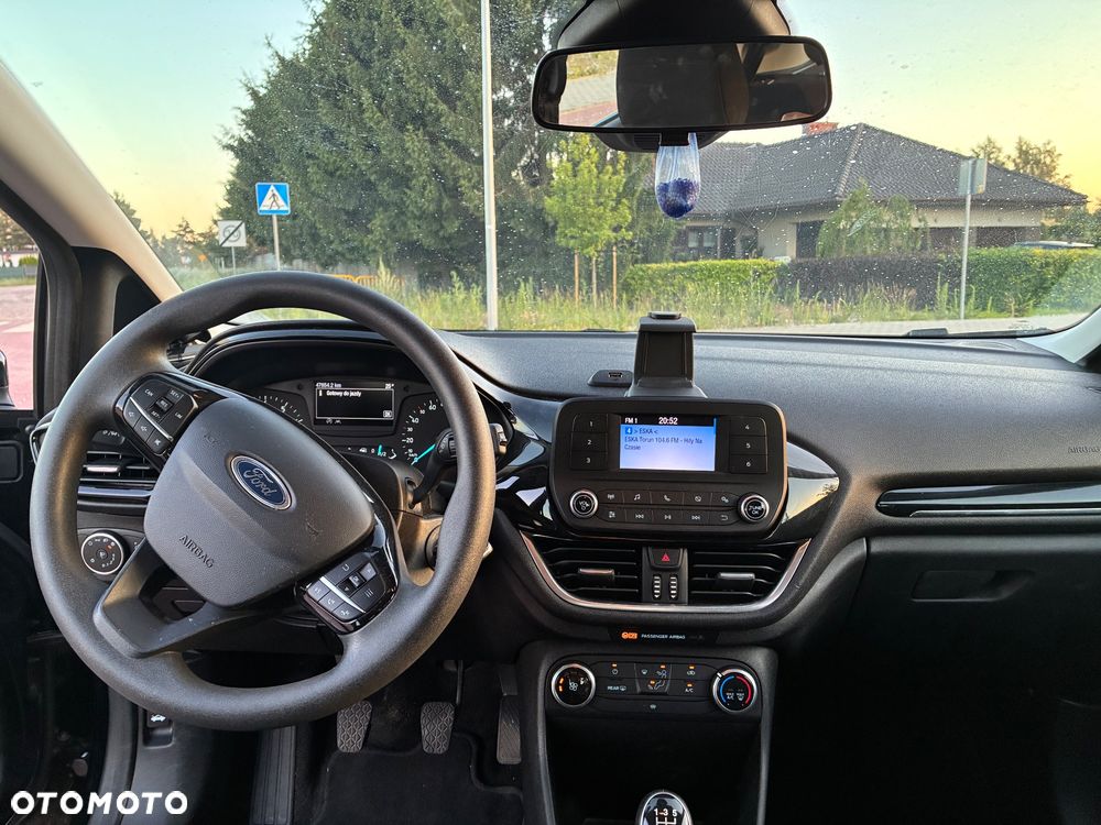 Ford Fiesta 1.1 Trend - 10
