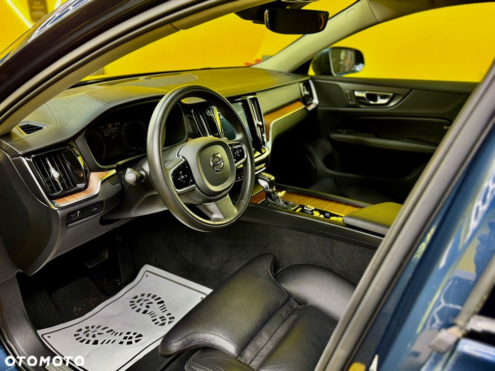 Volvo V60 Cross Country T5 AWD Geartronic - 27