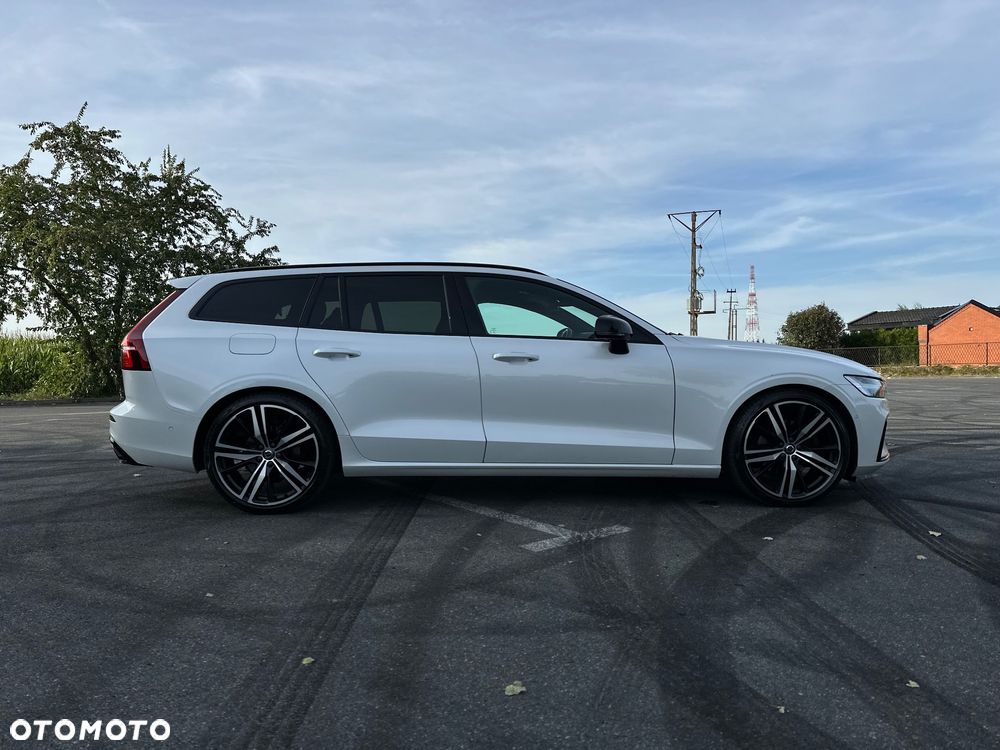 Volvo V60 D4 R-Design - 11