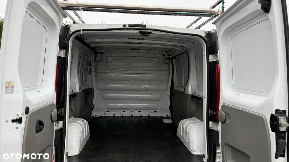 Opel Vivaro - 8