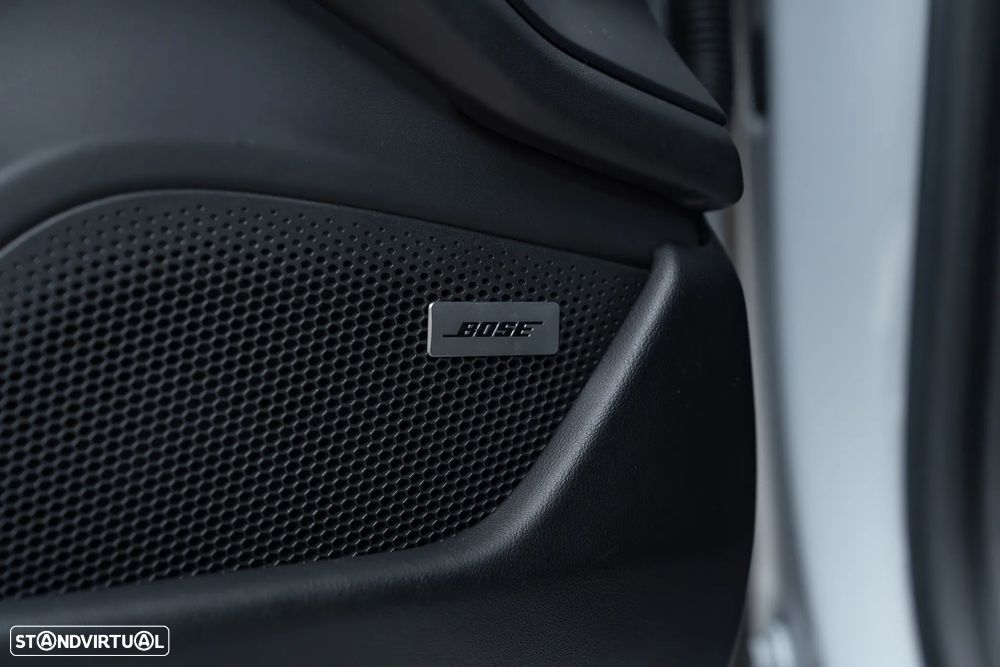 Porsche Taycan Cross Turismo 4 - 28