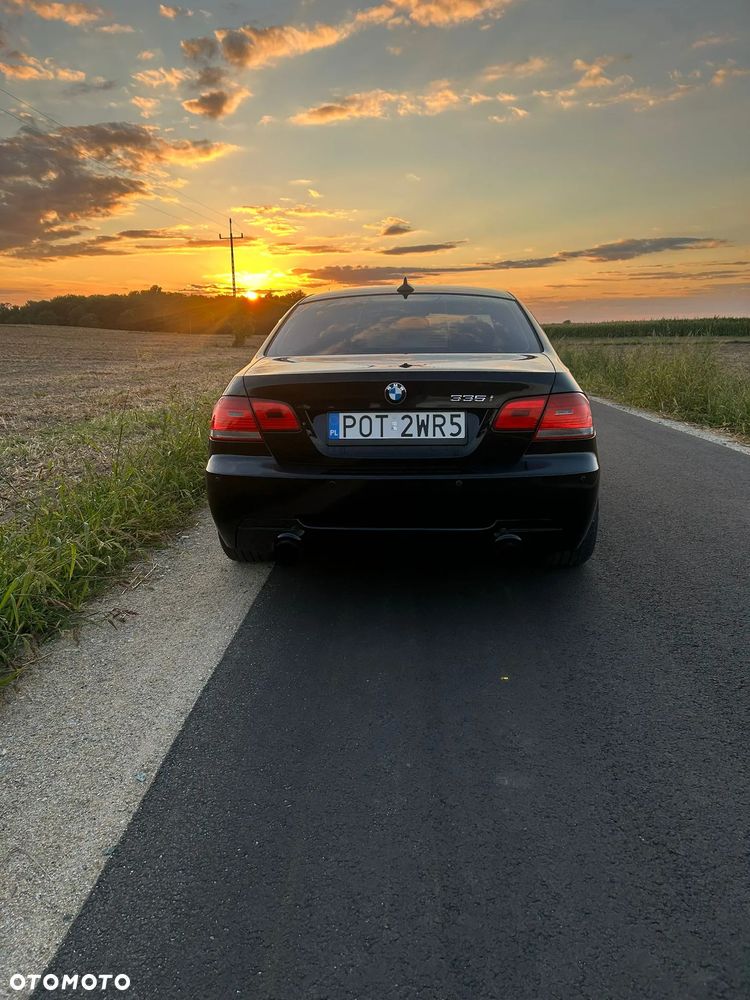 BMW Seria 3 335i xDrive Coupe - 14