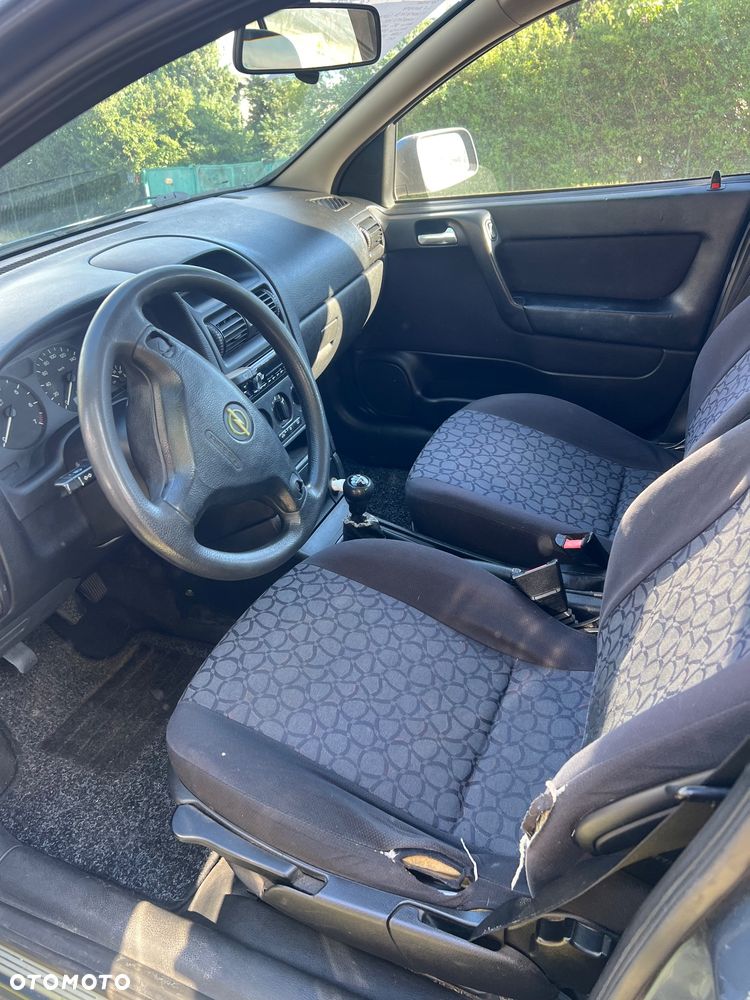 Opel Astra 1.6 - 8
